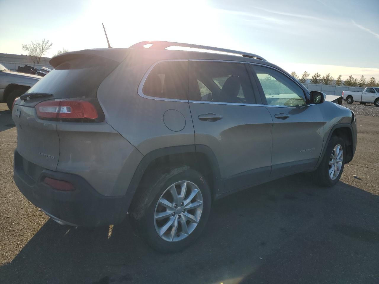 2017 Jeep Grand Cherokee - Image 3