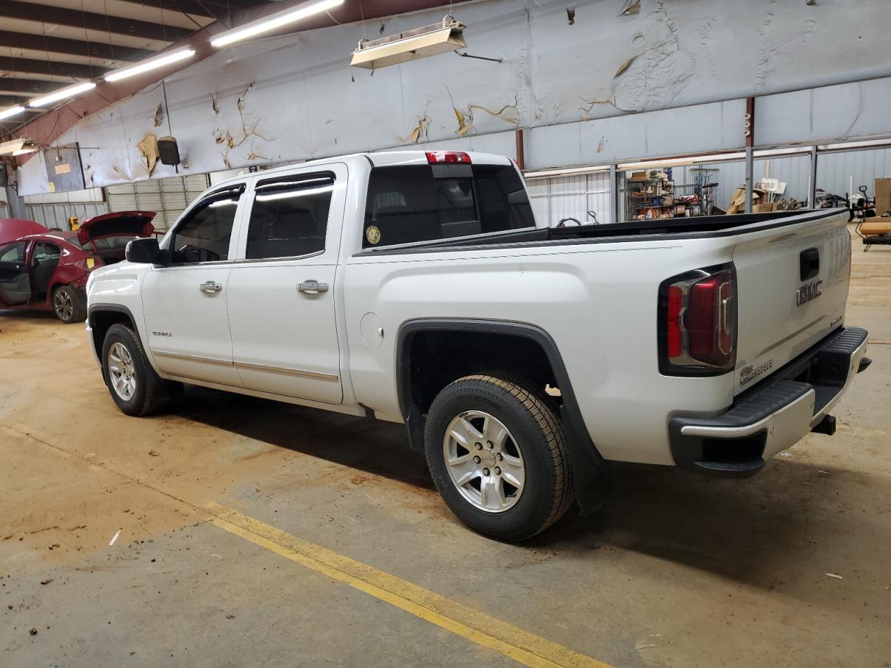 2016 GMC Sierra - Image 2