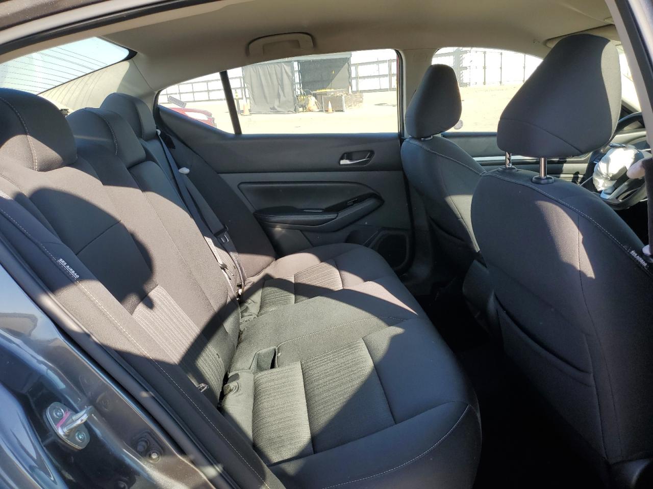 2021 Nissan Altima - Image 11