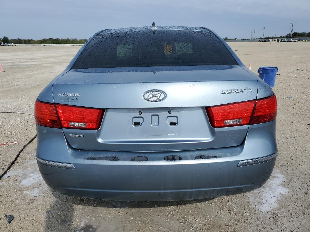 2010 Hyundai Sonata - Image 6