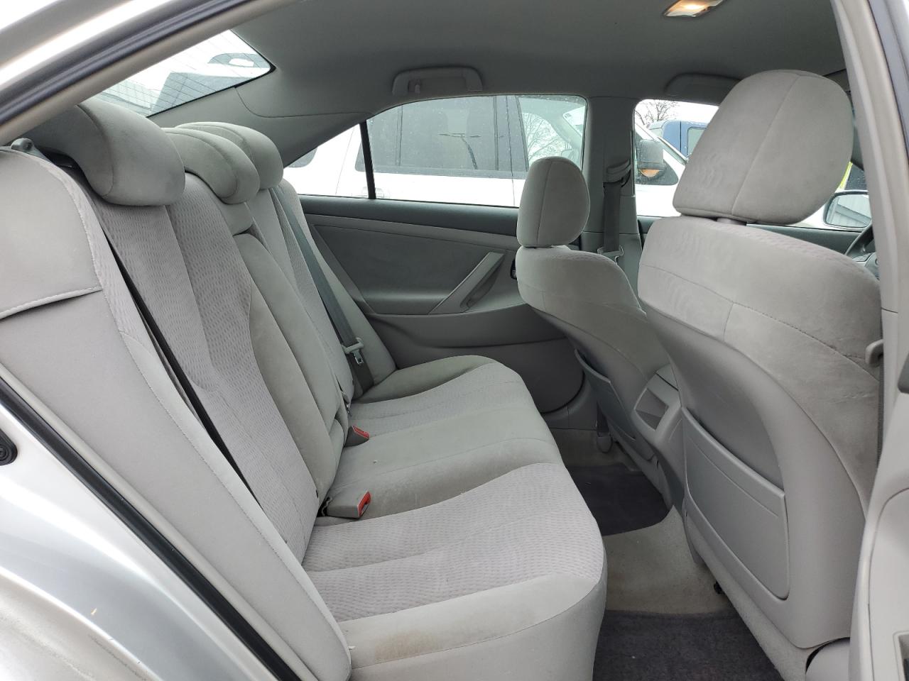 2010 Toyota Camry - Image 10