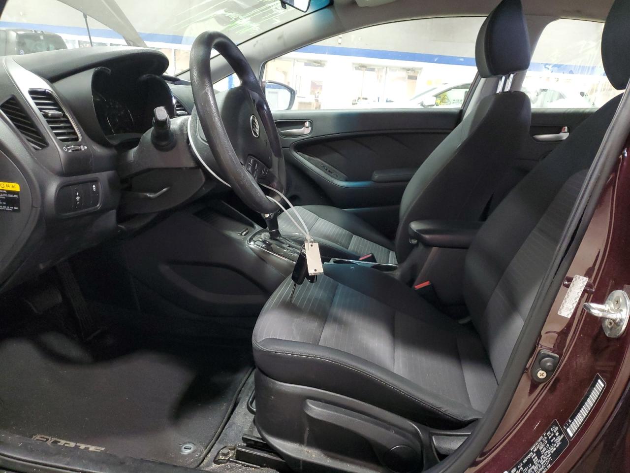 2017 Kia Forte - Image 7
