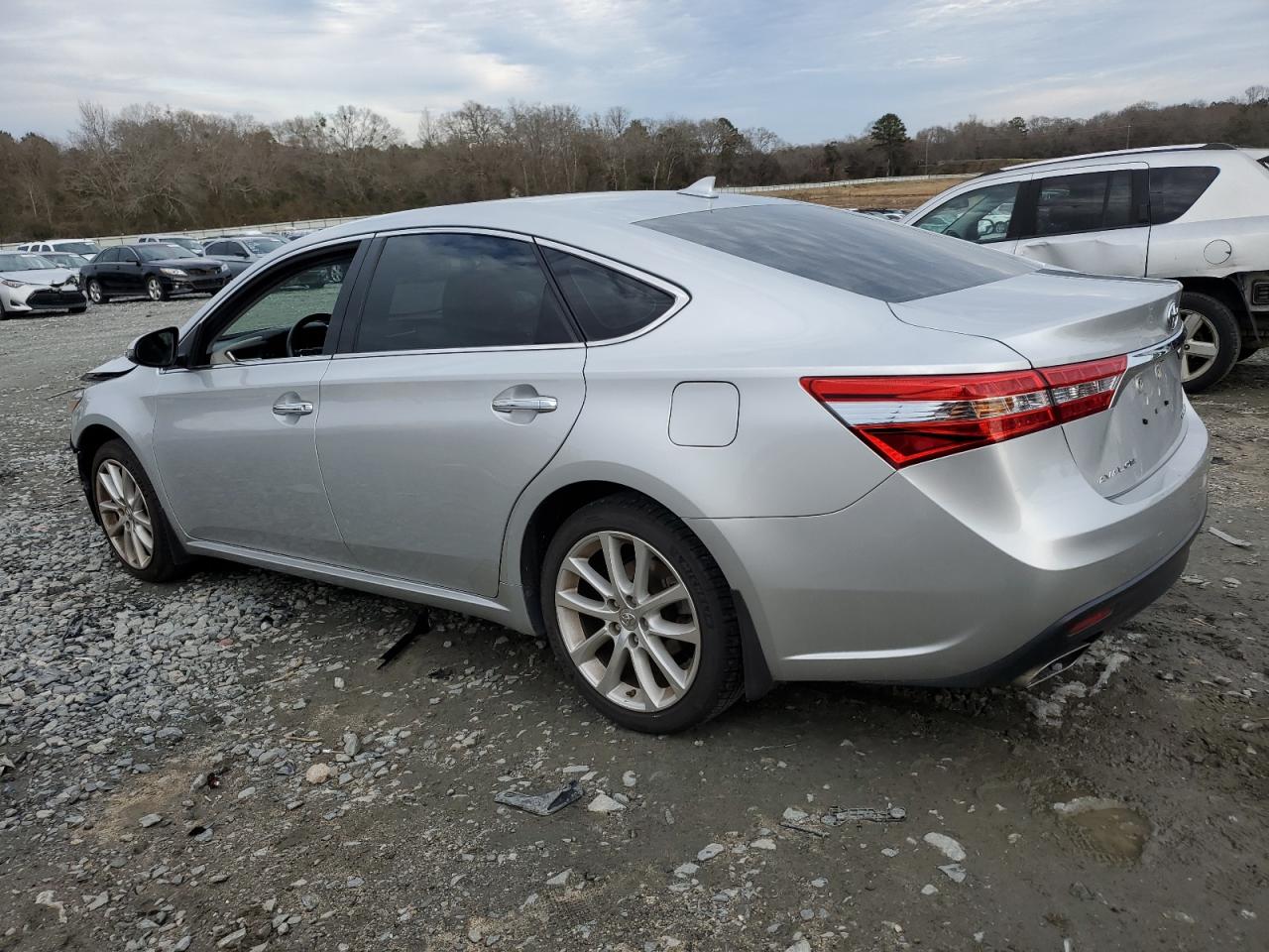 2013 Toyota Avalon - Image 2