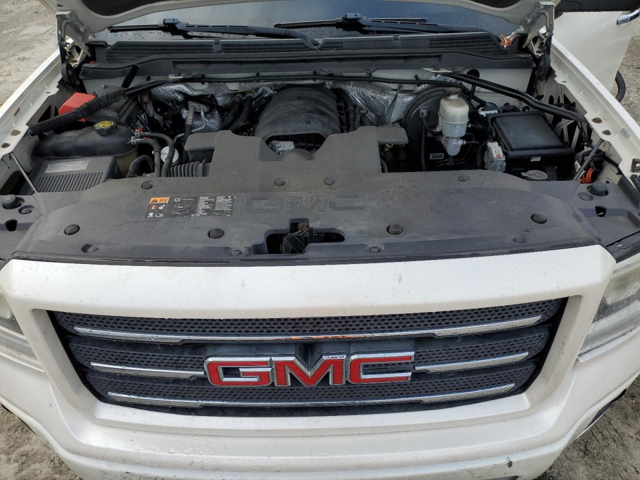 2015 GMC Sierra - Image 11
