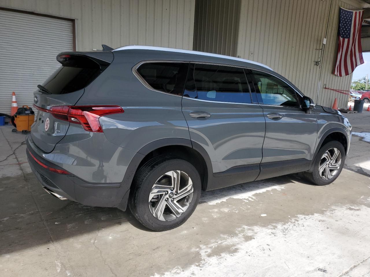 2023 Hyundai Santa Fe - Image 3