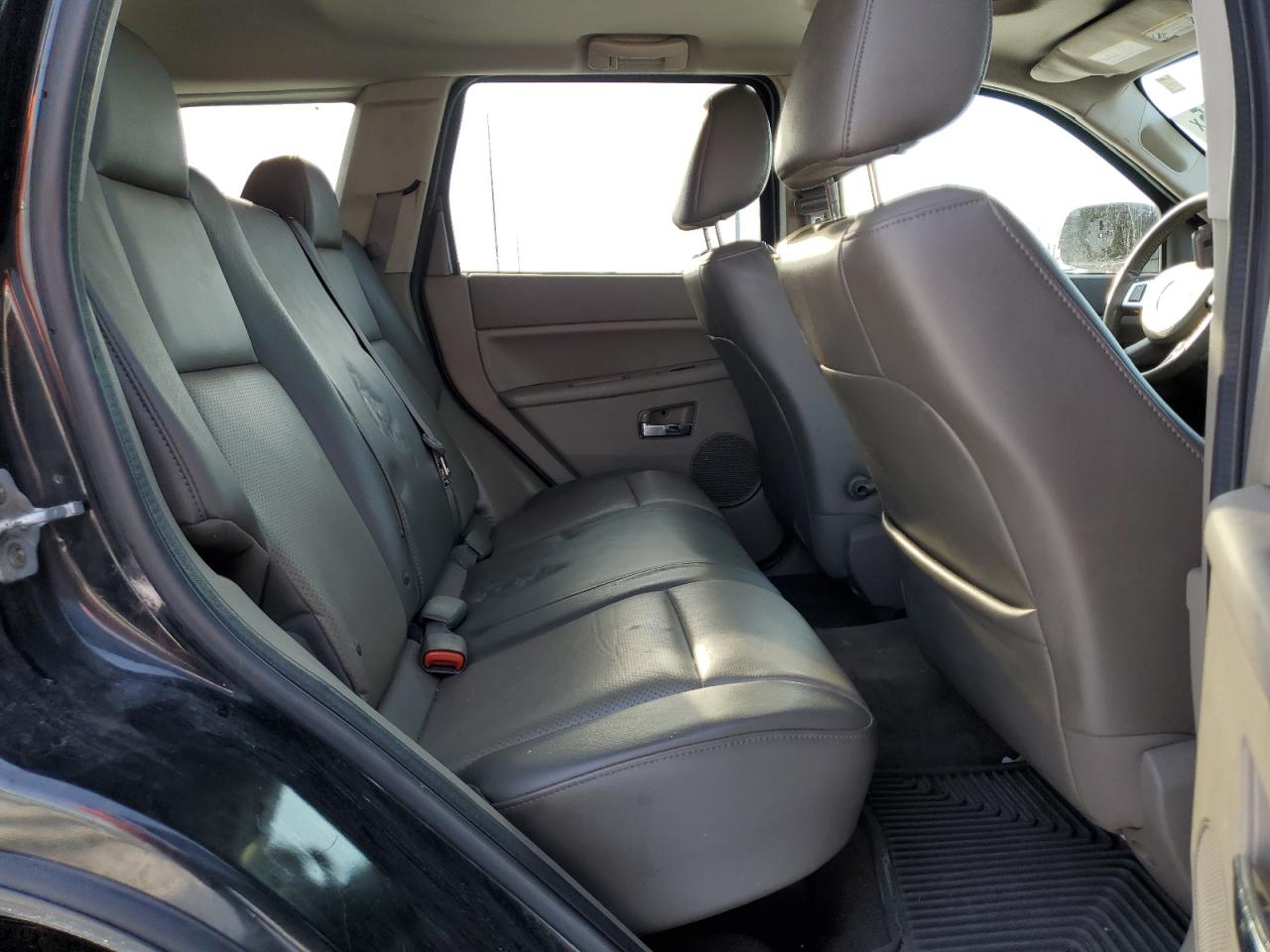2009 Jeep Grand Cherokee - Image 11
