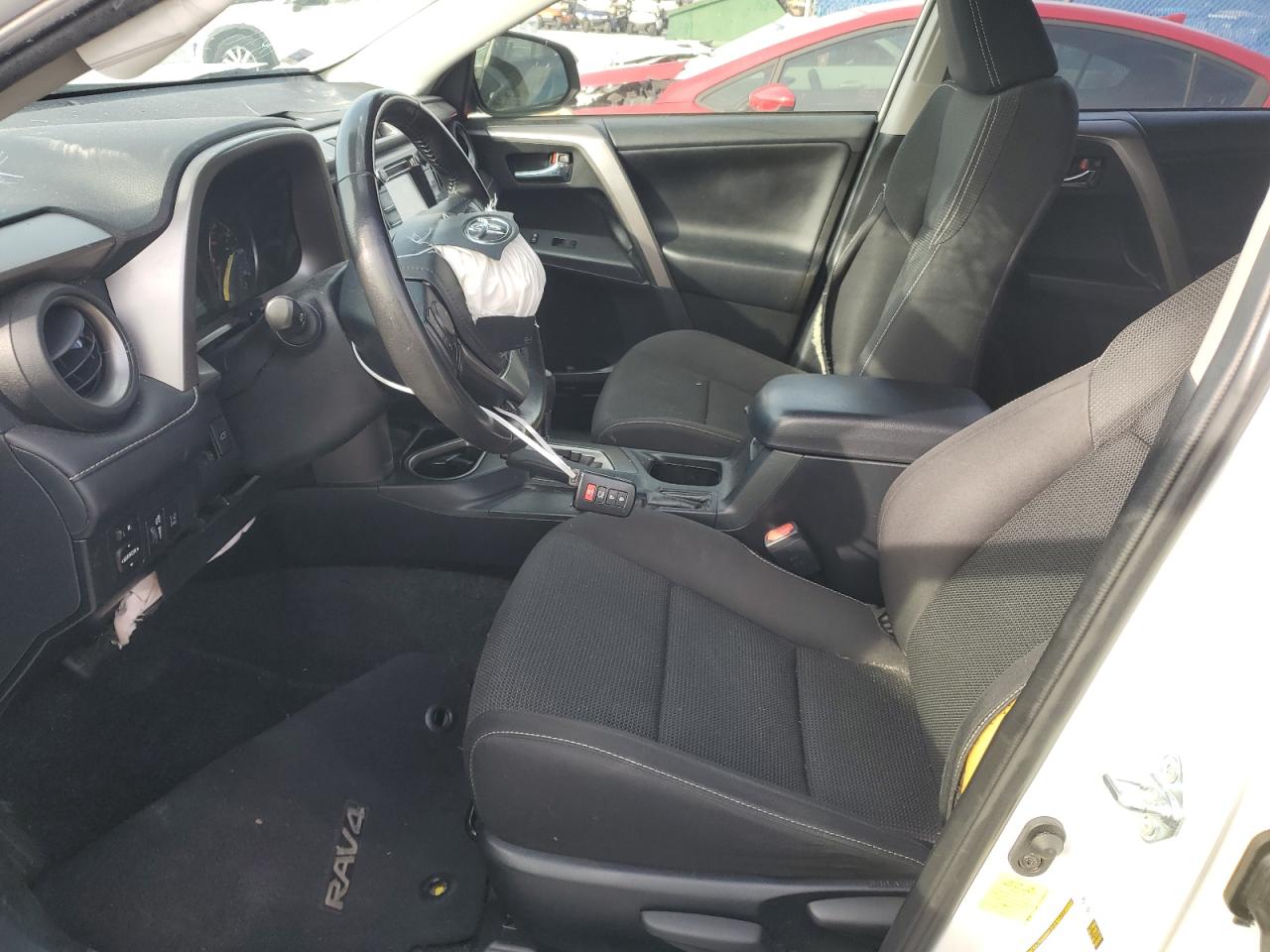 2018 Toyota RAV 4 - Image 7