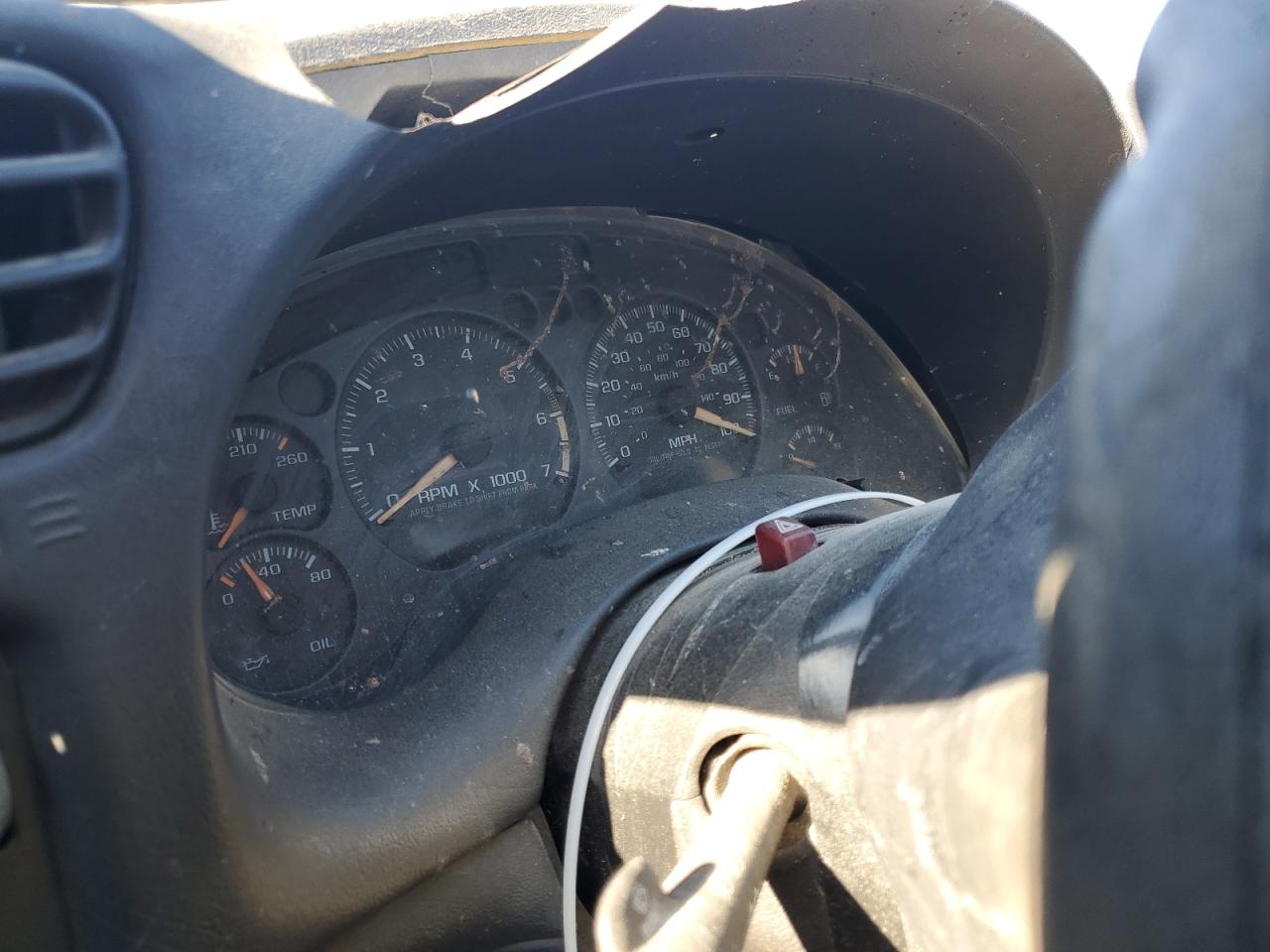 2001 Chevrolet S-10 Pickup - Image 9