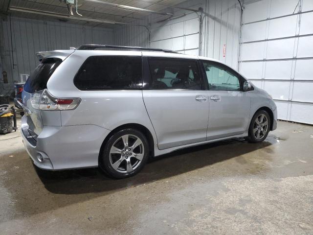  TOYOTA SIENNA 2018 Серебристый