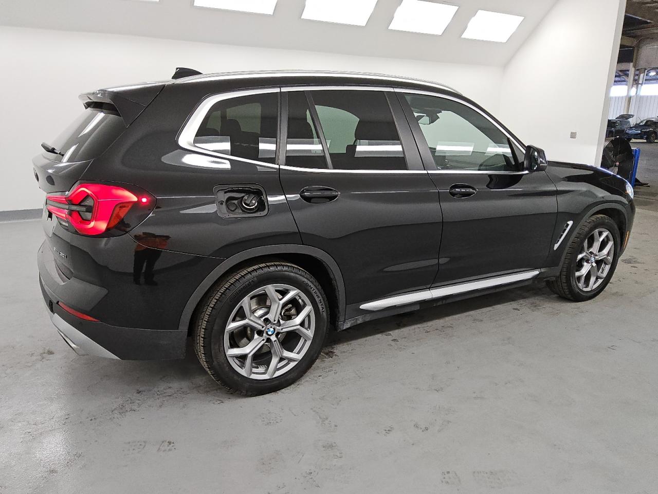 2023 BMW X3 - Image 3