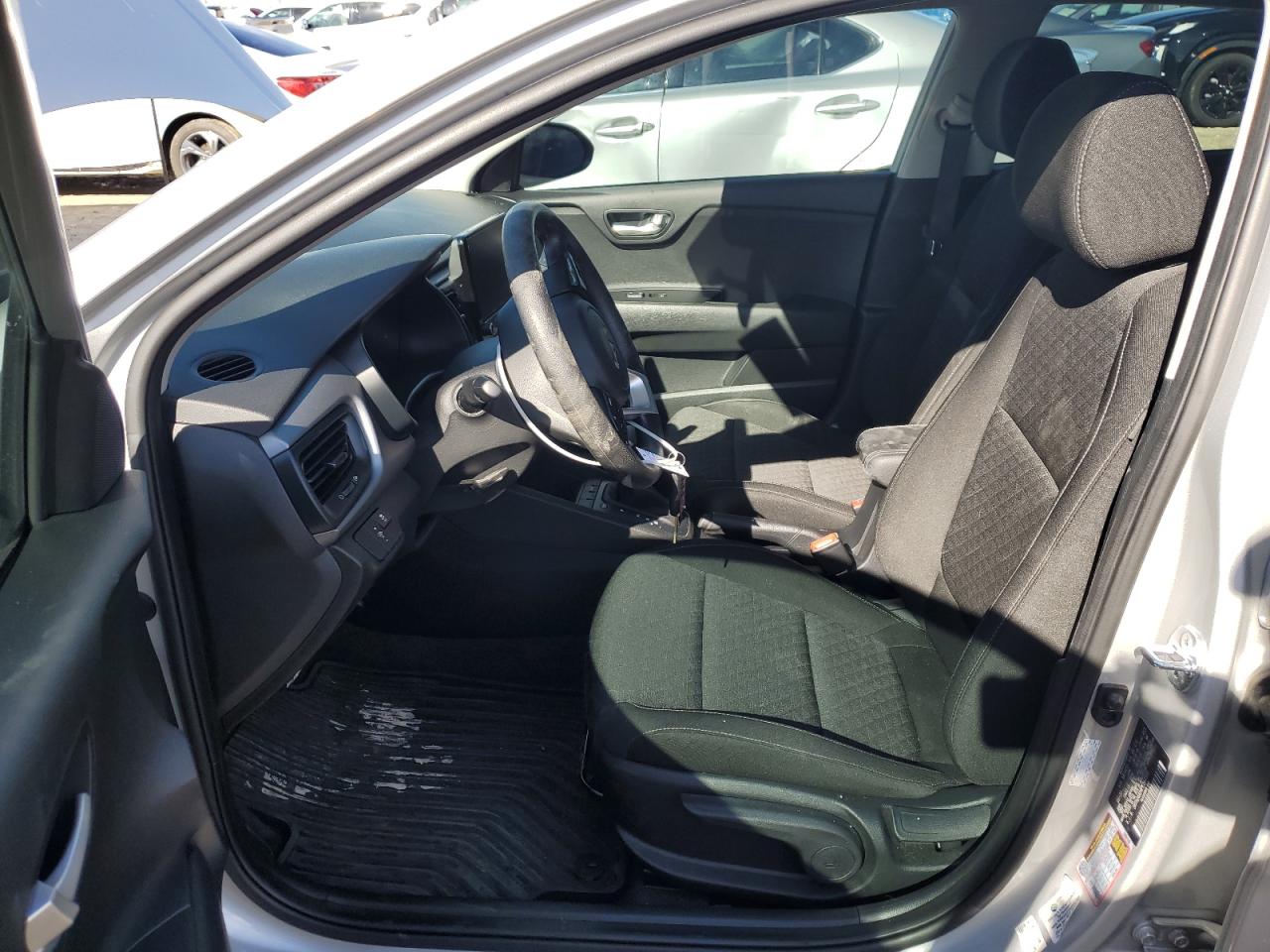 2023 Kia Rio - Image 7