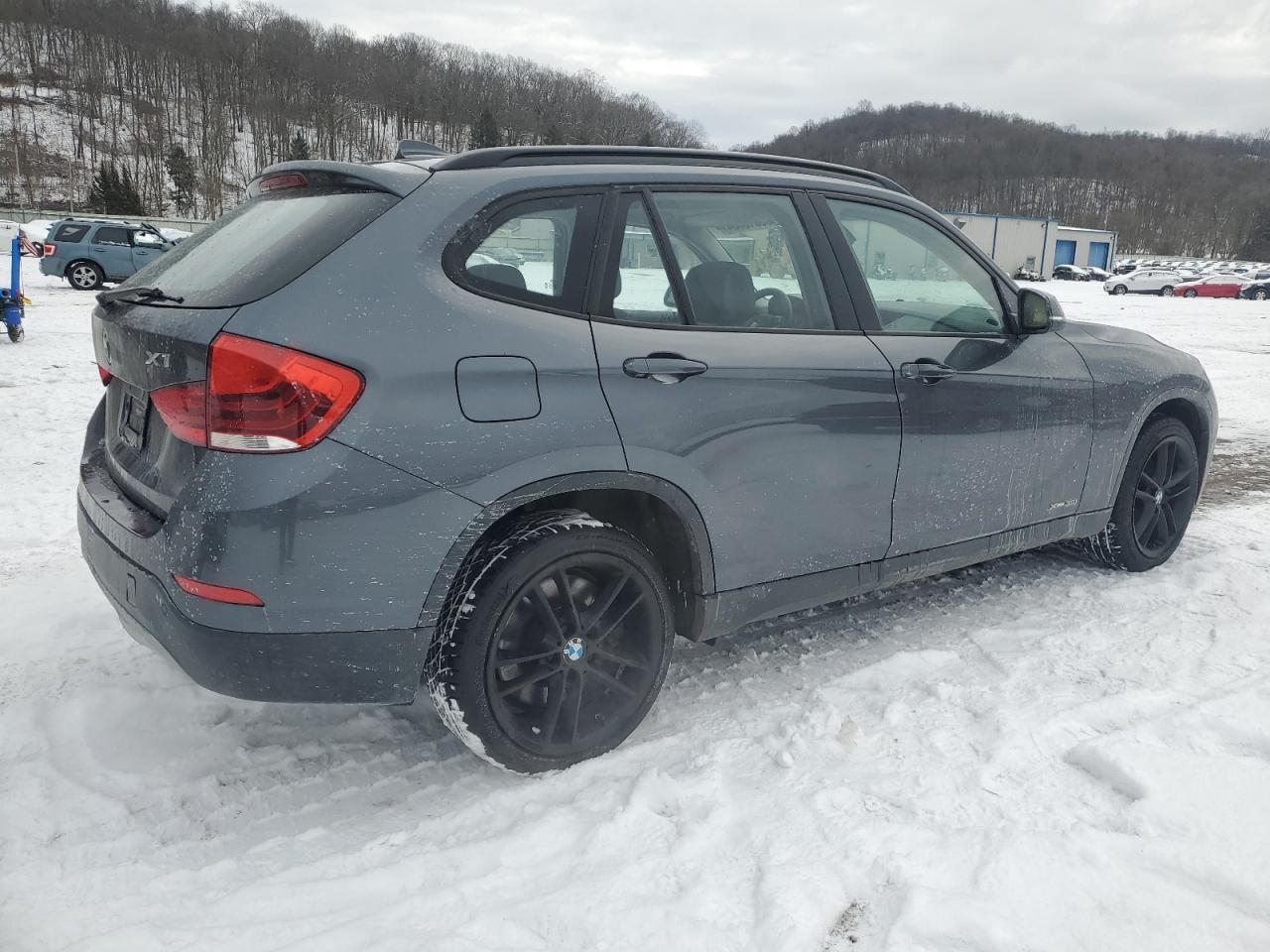 VIN WBAVM5C51FVV94136 2015 BMW X1 no.3