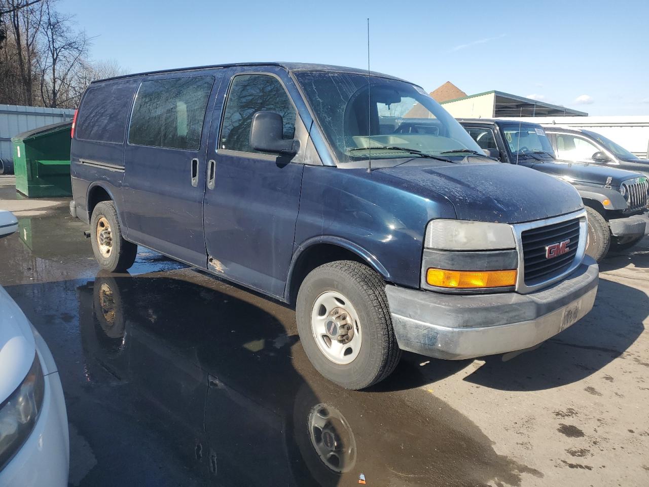 2010 GMC Savana - Image 4