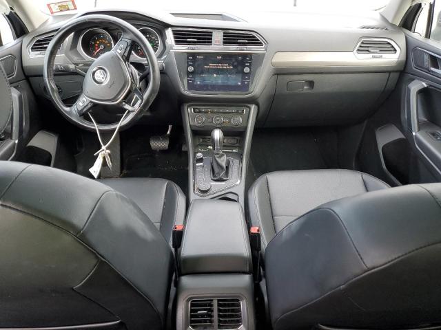  VOLKSWAGEN TIGUAN 2018 Серый