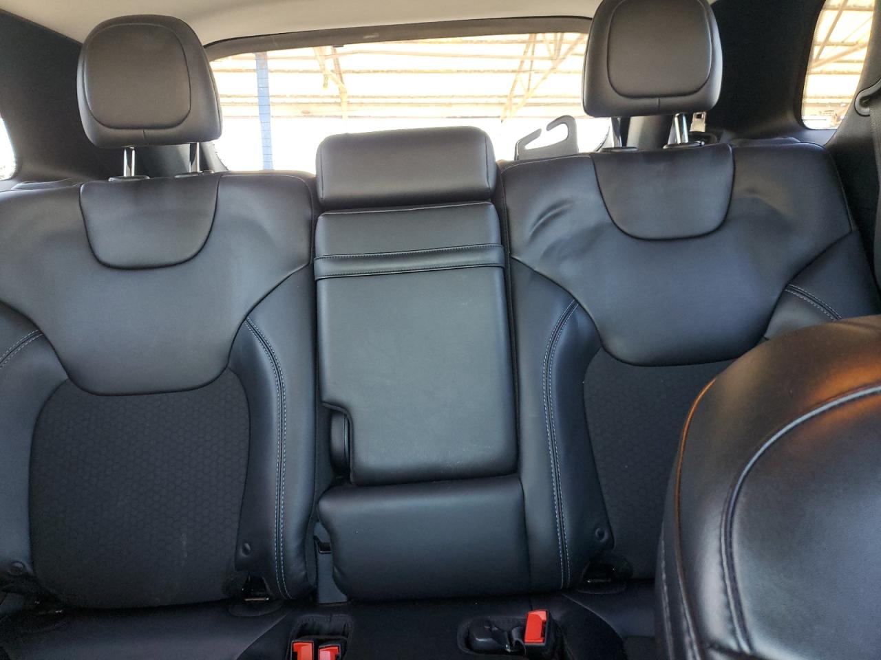 2019 Jeep Grand Cherokee - Image 10