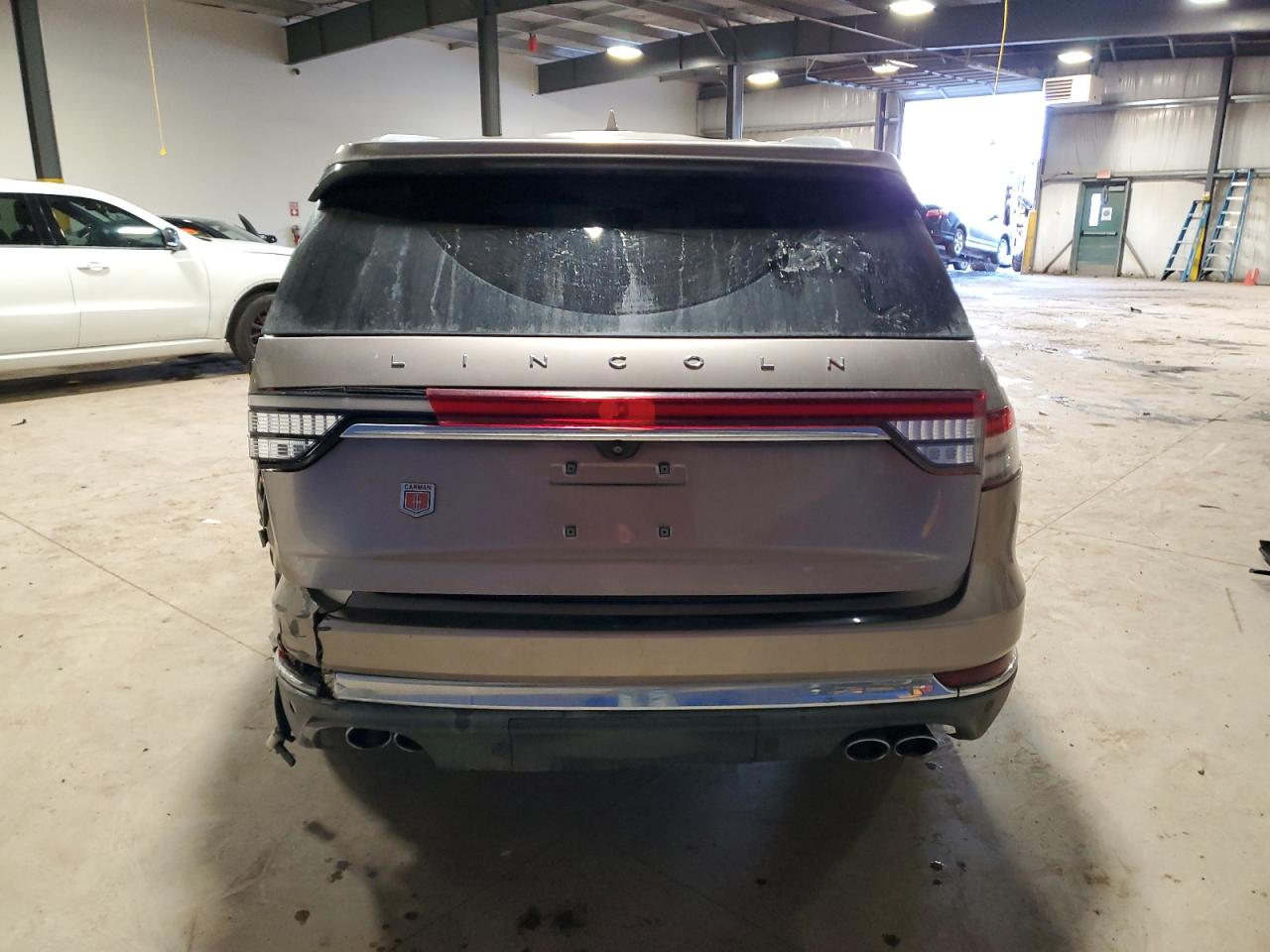 2020 Lincoln Aviator - Image 6