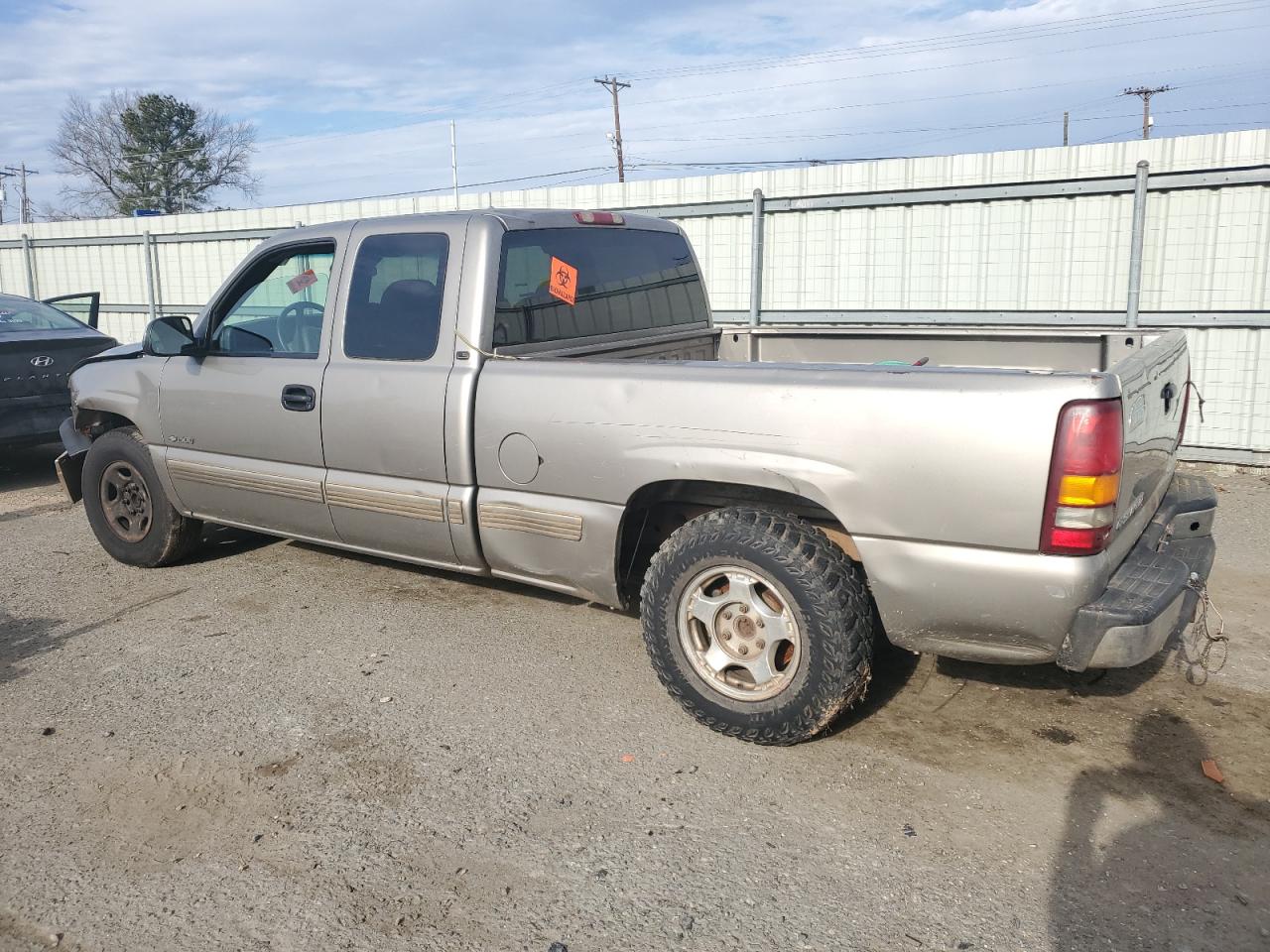 2001 Chevrolet Silverado - Image 2
