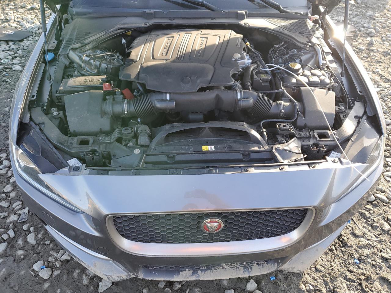 2017 Jaguar XE - Image 13