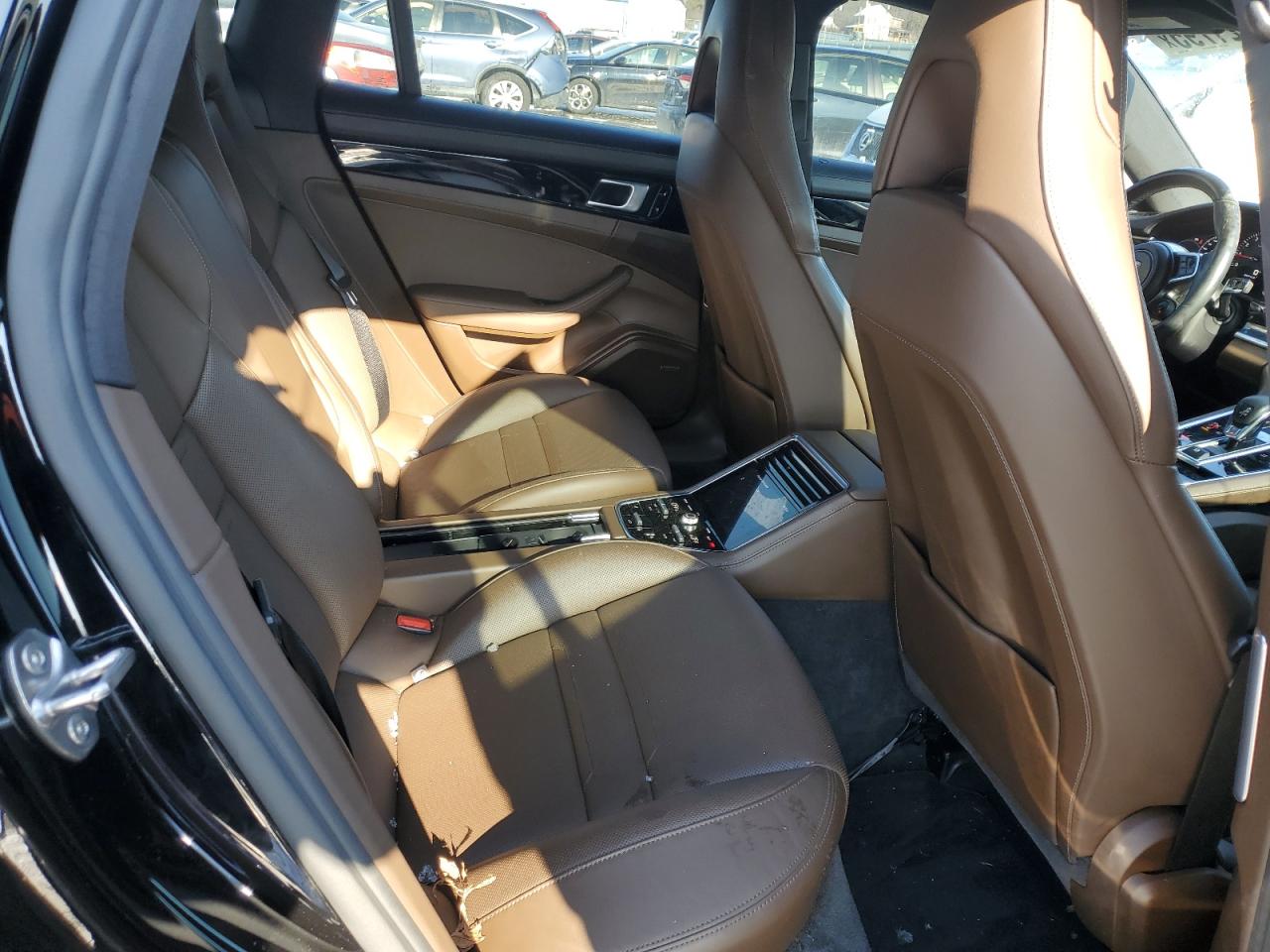 2018 Porsche Panamera - Image 11