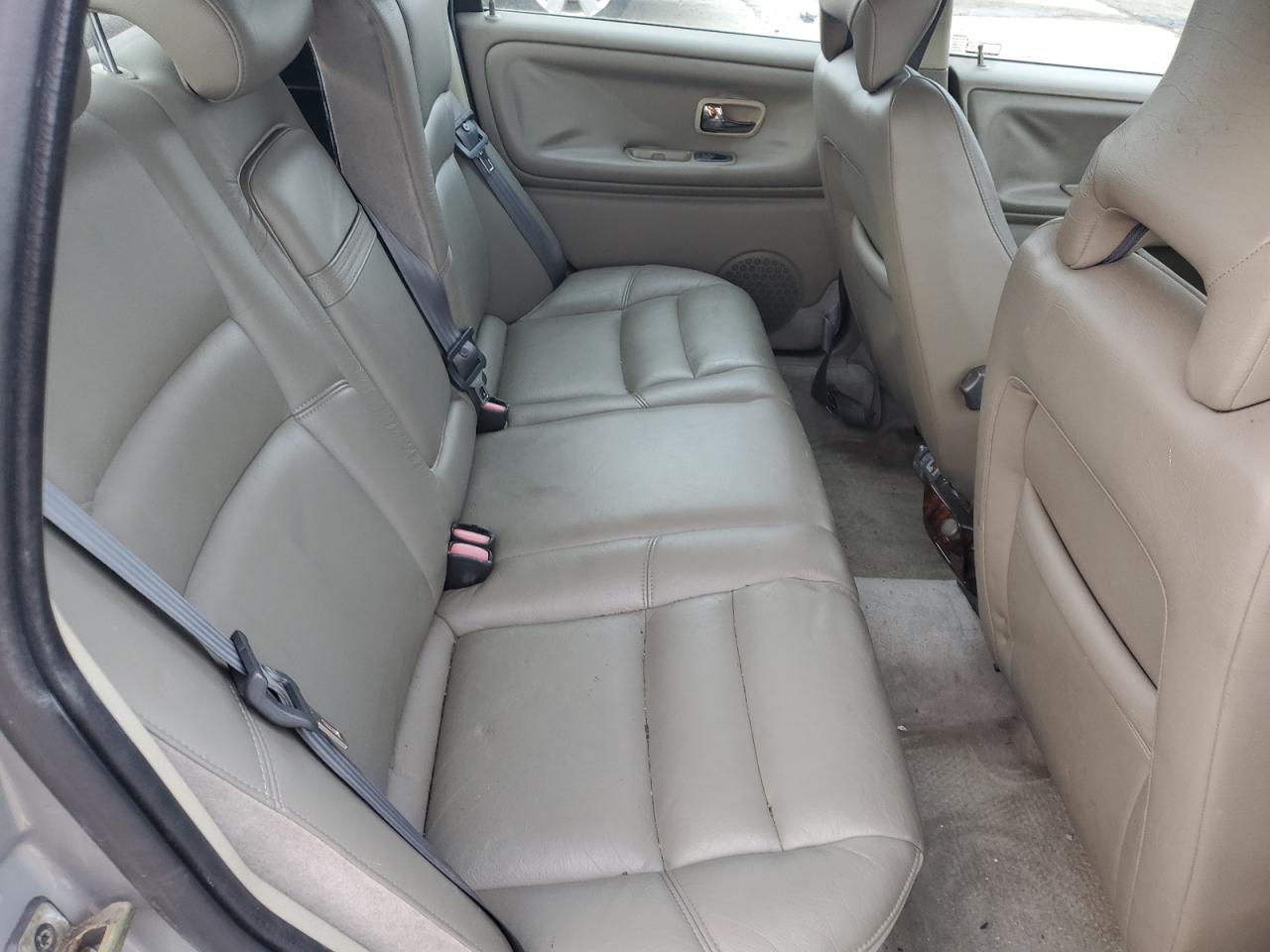 1998 Volvo S70 - Image 10