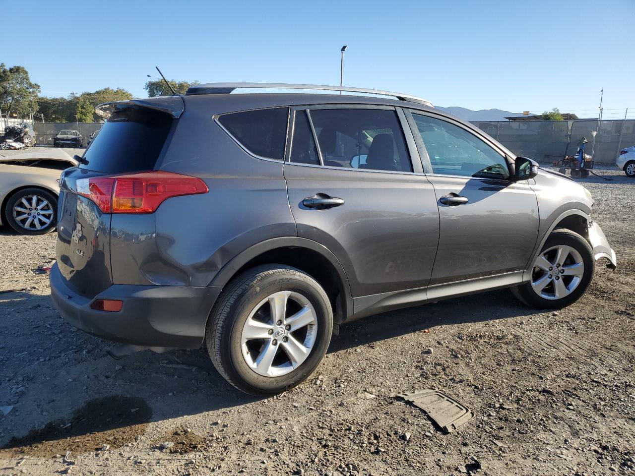 VIN 2T3WFREV8DW046808 2013 TOYOTA RAV4 no.3