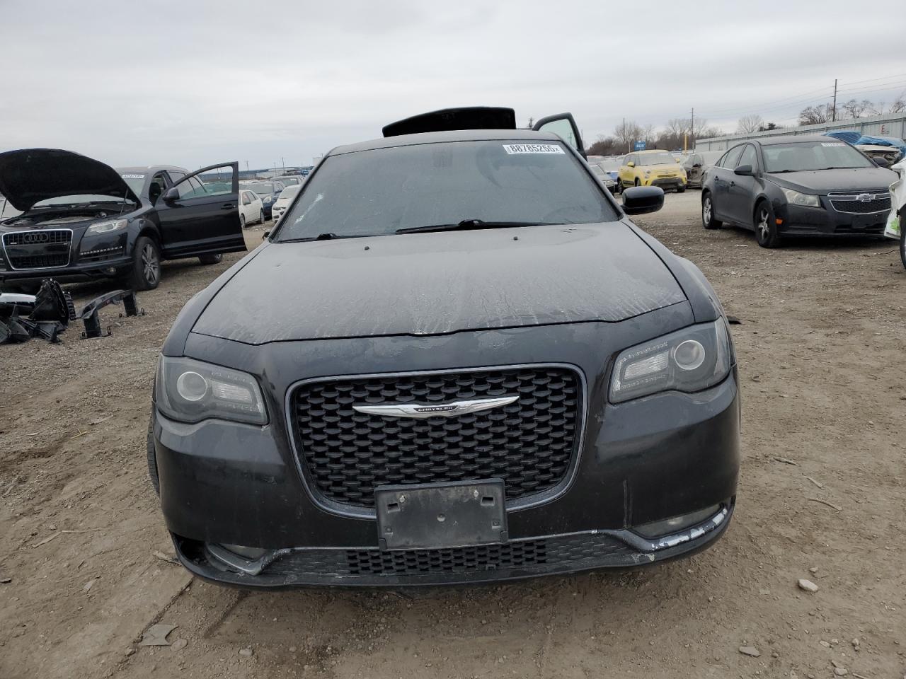 2017 Chrysler 300 - Image 5