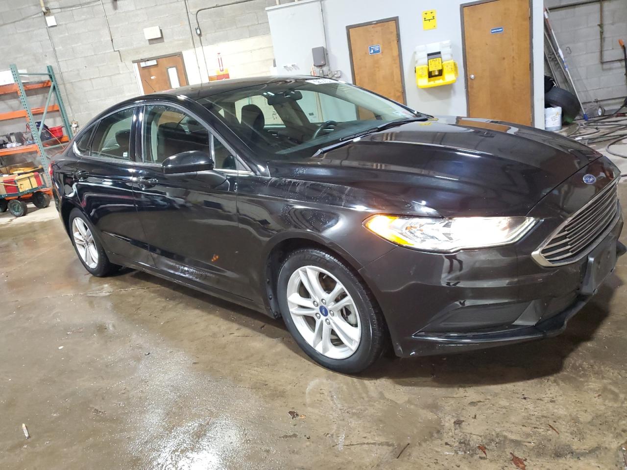 VIN 3FA6P0LUXJR169745 2018 FORD FUSION no.4