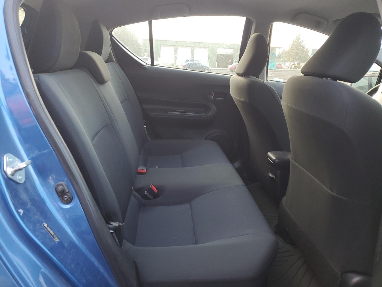2015 Toyota Prius - Image 10