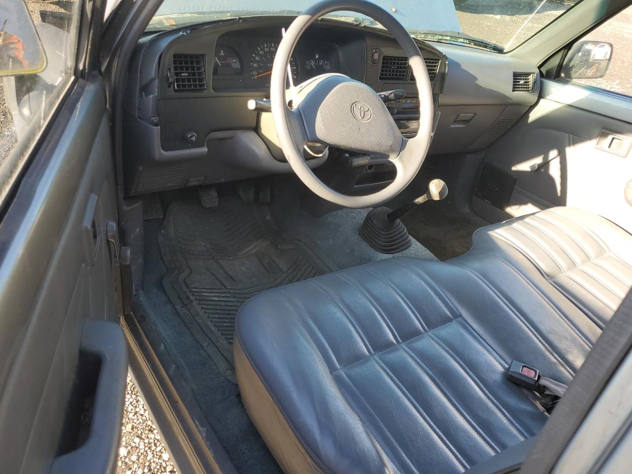 1993 Toyota Pickup - Image 8