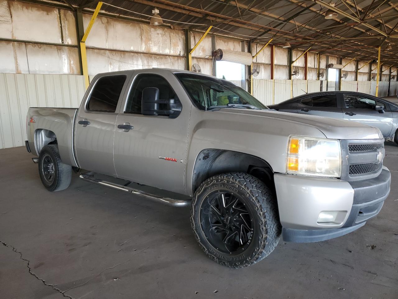 2007 Chevrolet Silverado - Image 4