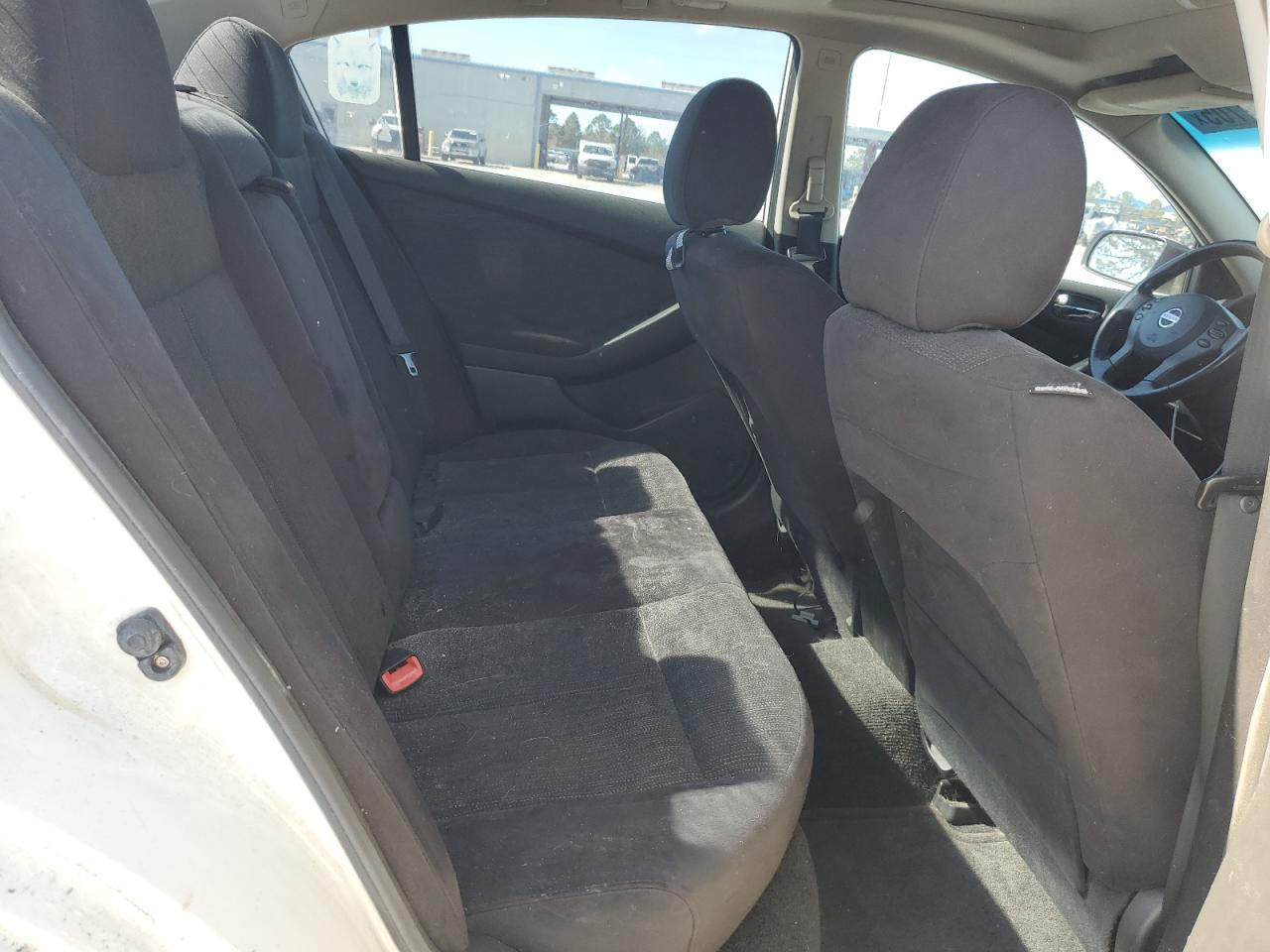 2011 Nissan Altima - Image 10