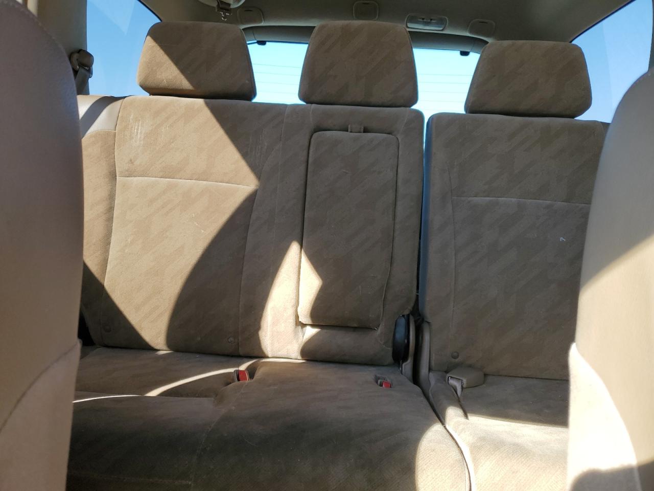 2004 Honda CR-V - Image 10