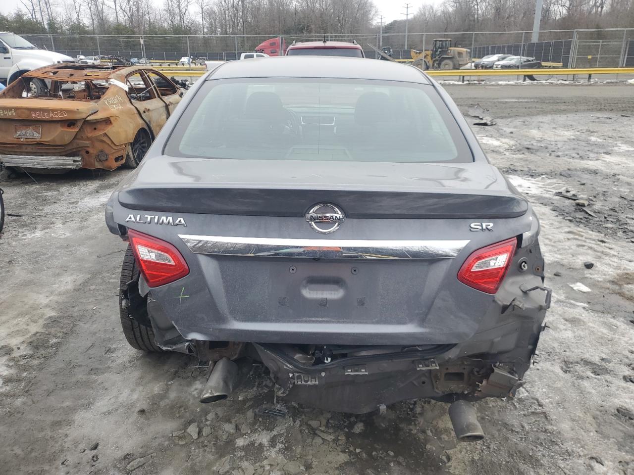 2016 Nissan Altima - Image 6