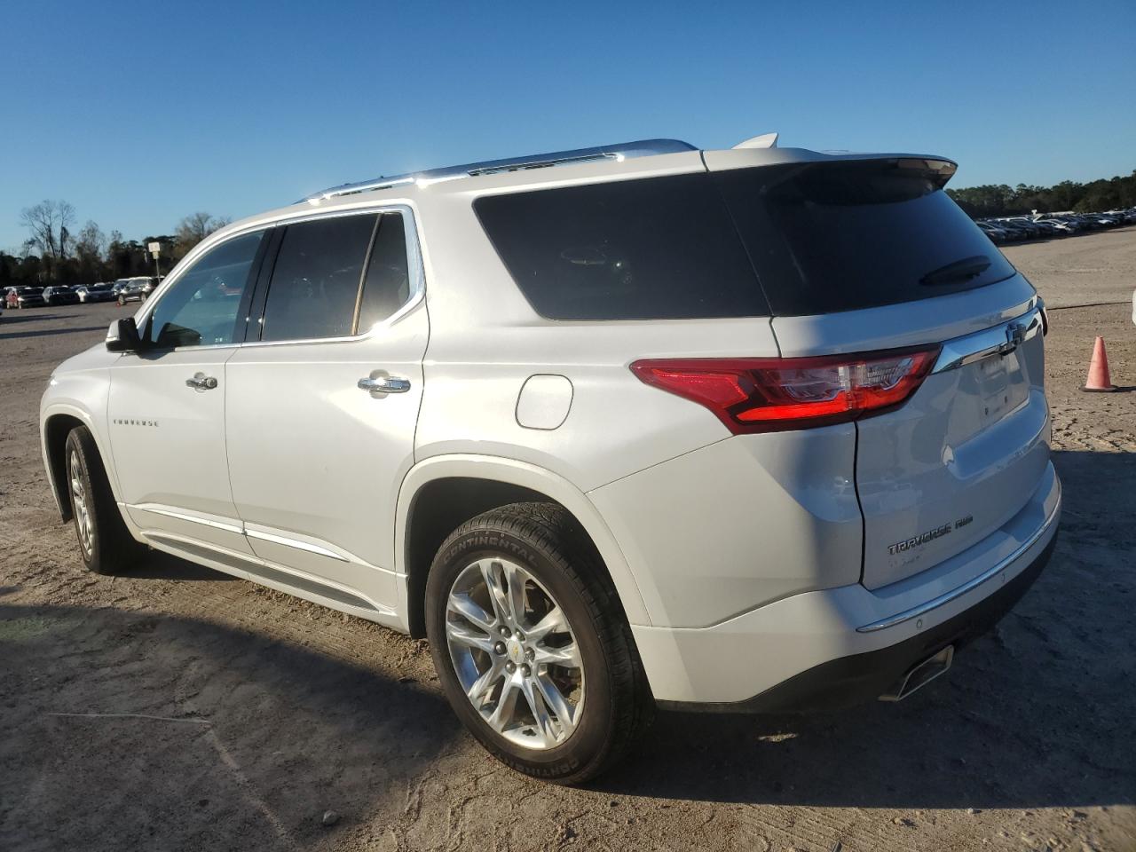 VIN 1GNEVJKW9KJ129325 2019 CHEVROLET TRAVERSE no.2