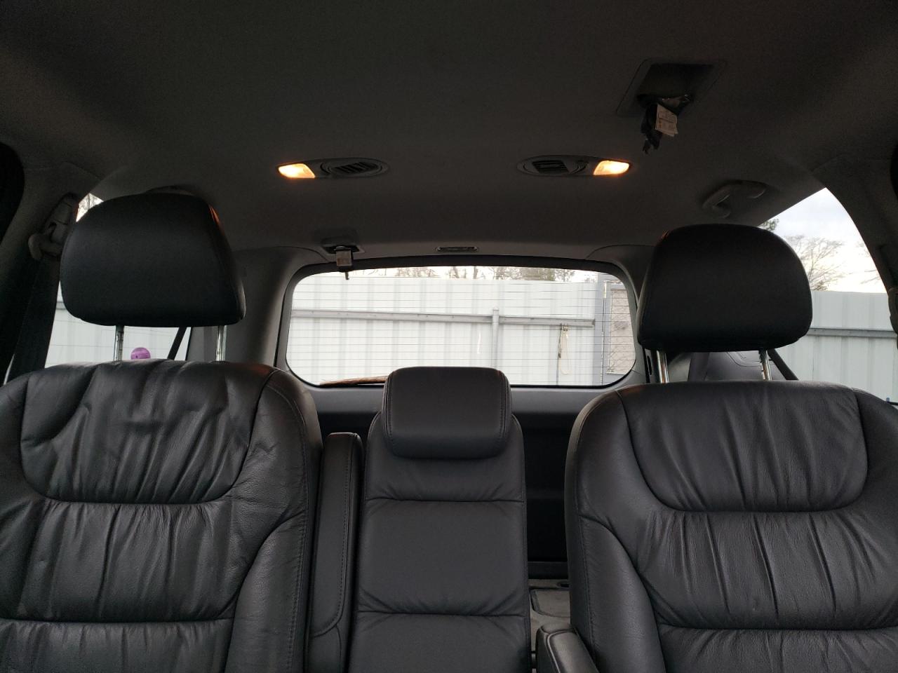 2007 Honda Odyssey - Image 10