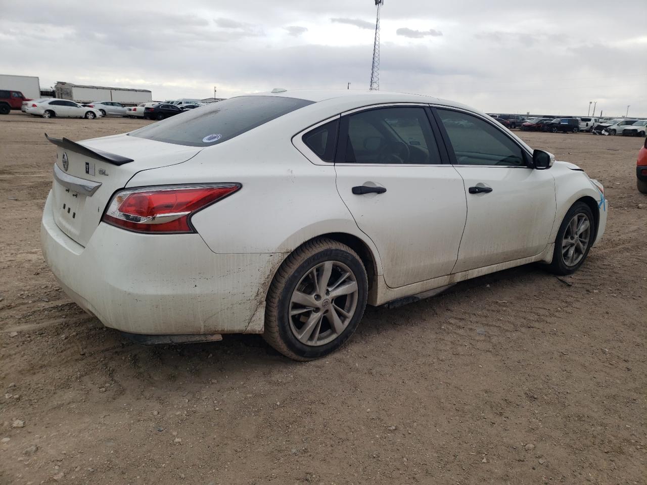 2015 Nissan Altima - Image 3