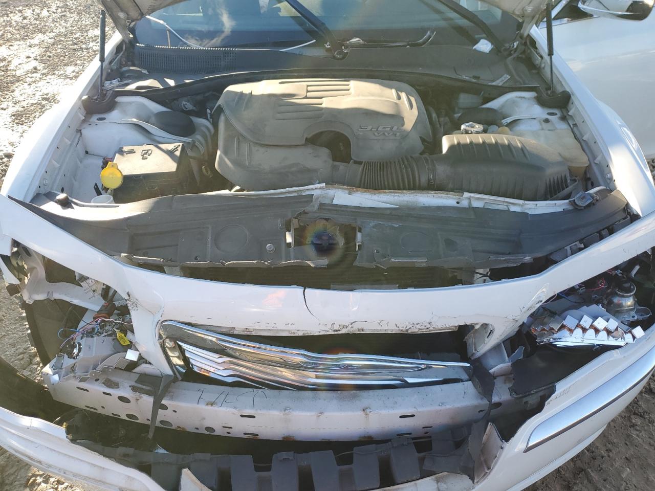 2012 Chrysler 300 - Image 11
