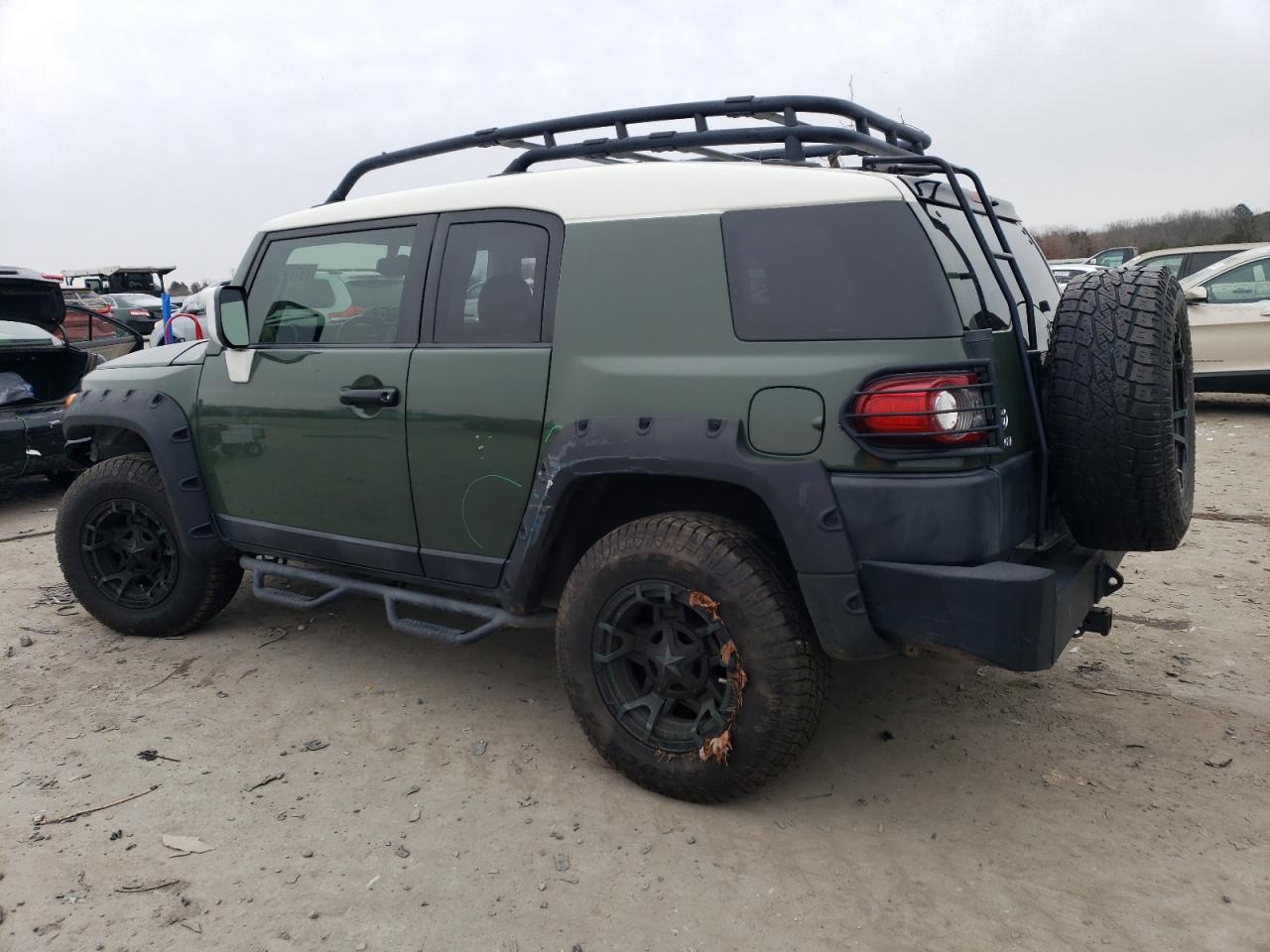 2014 Toyota FJ Cruiser - Image 2
