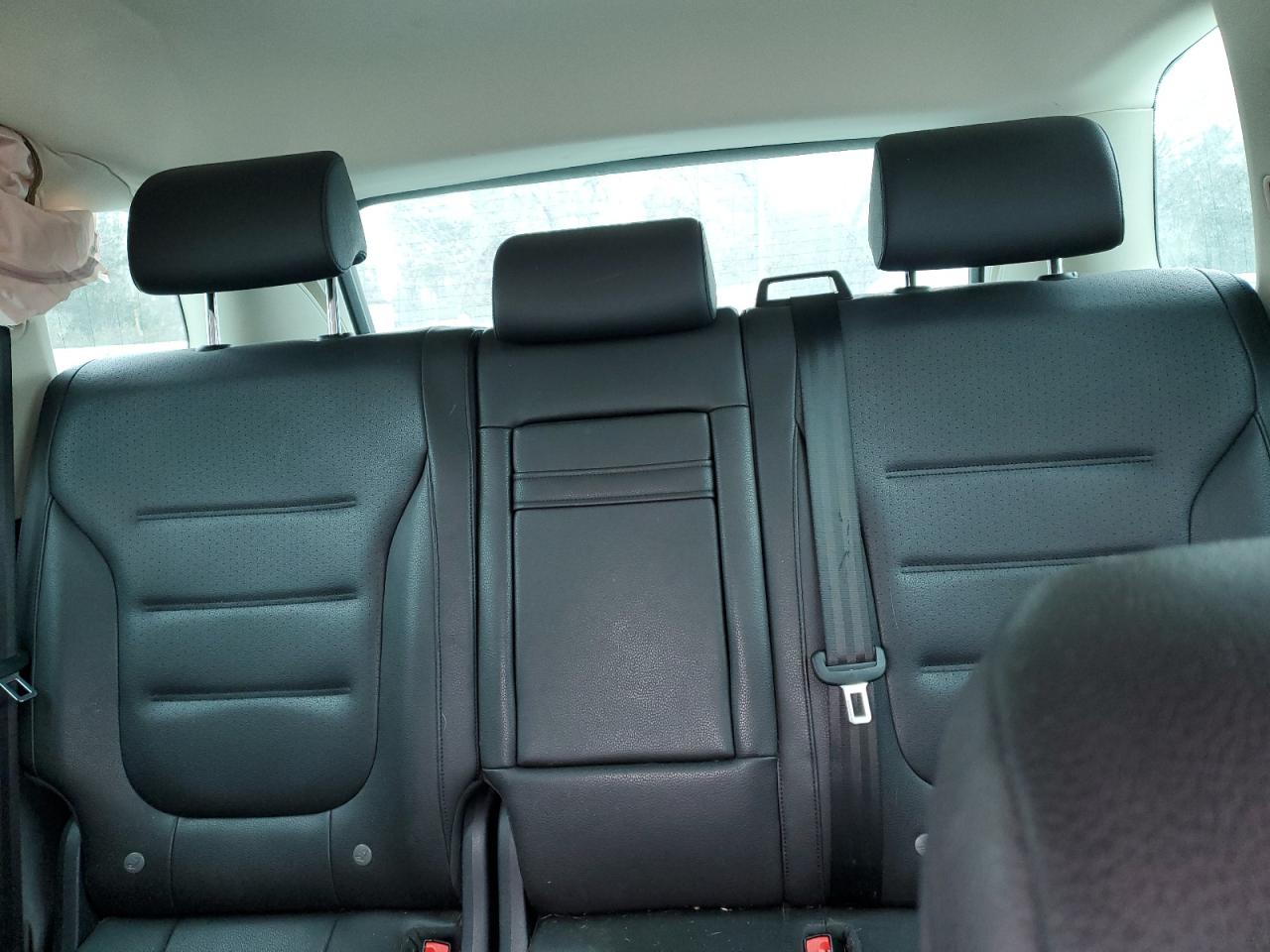 2015 Volkswagen Touareg - Image 10