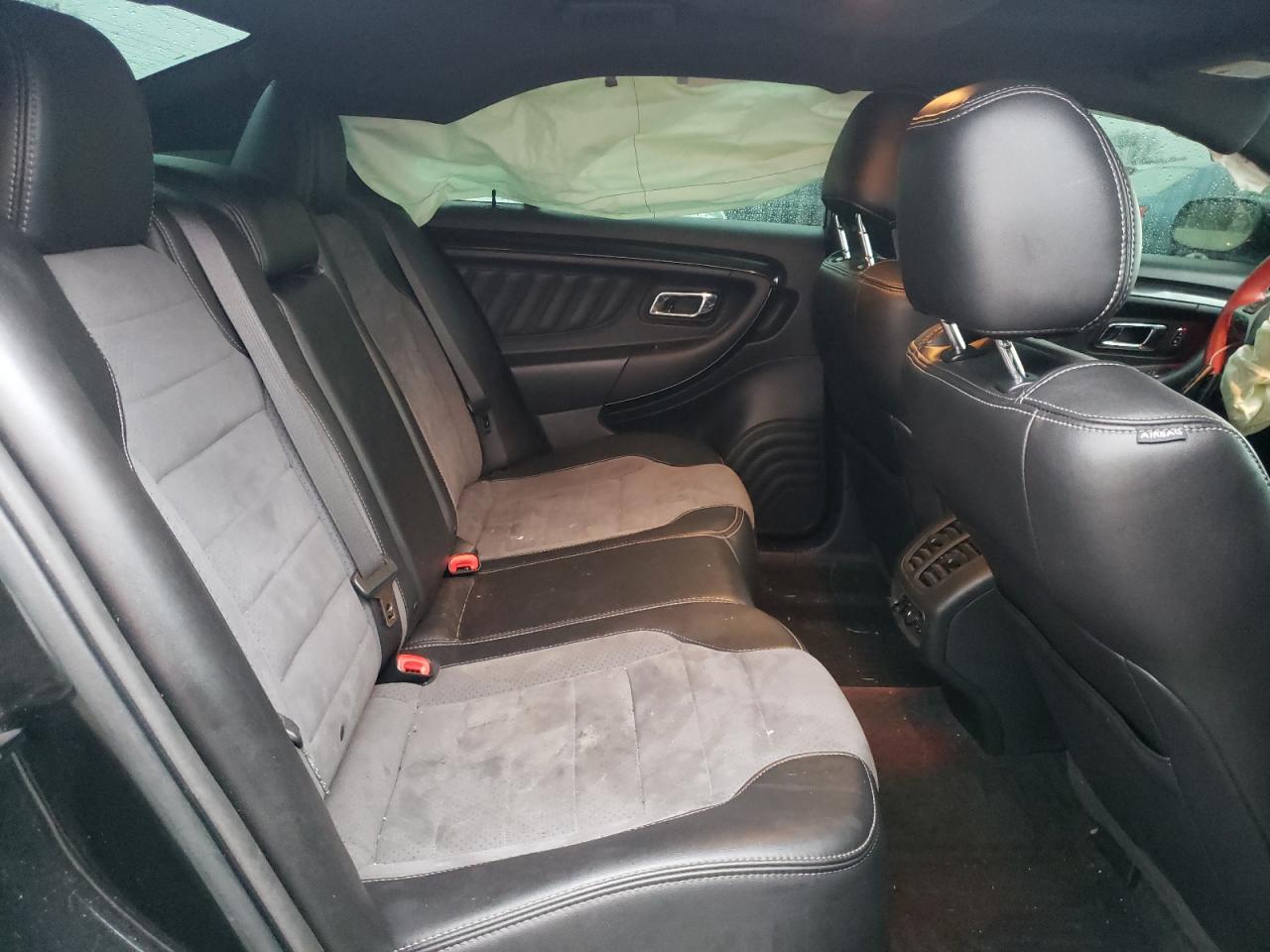 2015 Ford Taurus - Image 10