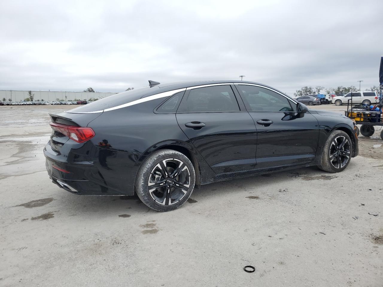 2023 Kia K5 - Image 3