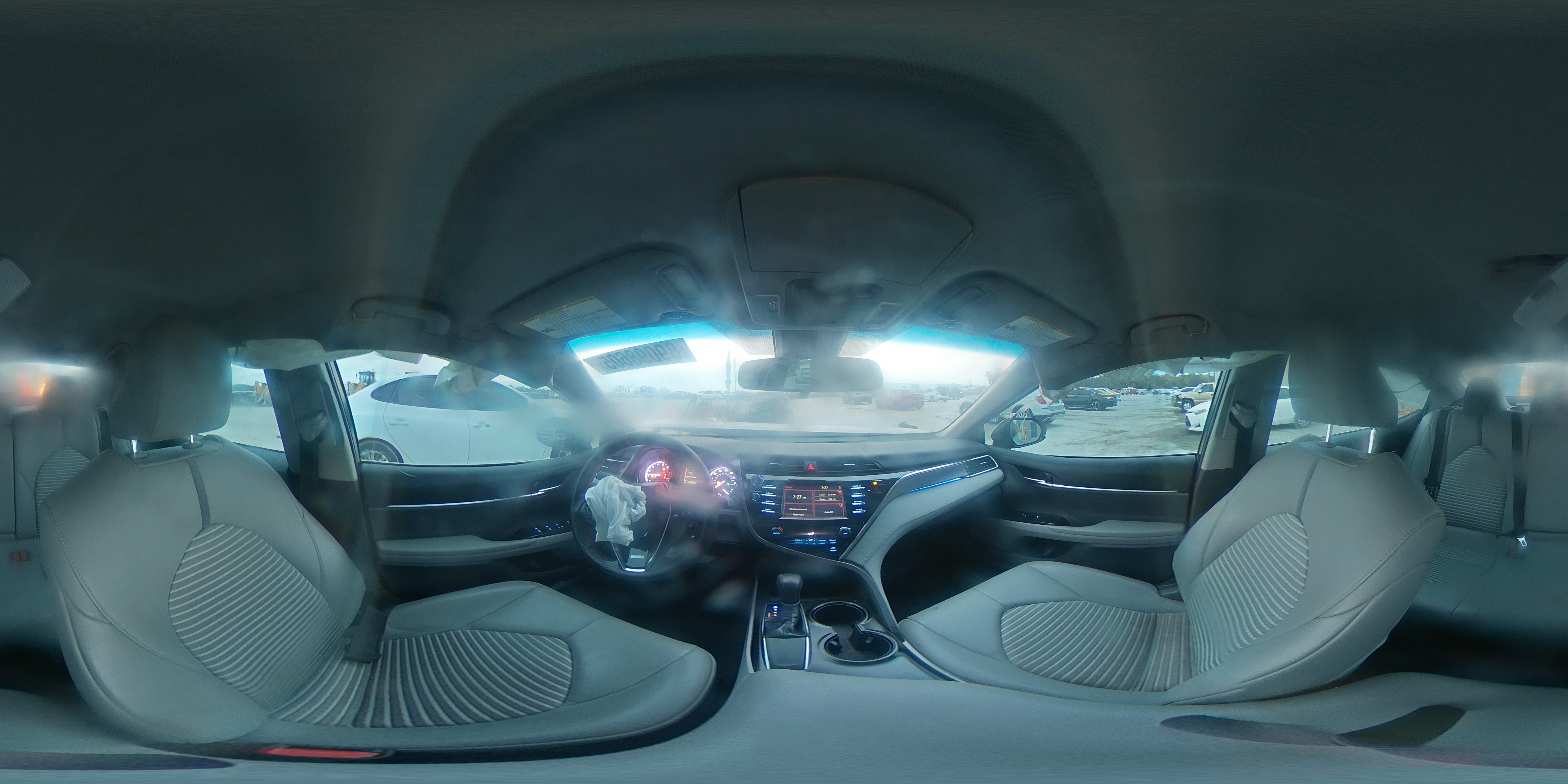 2018 Toyota Camry - Image 13