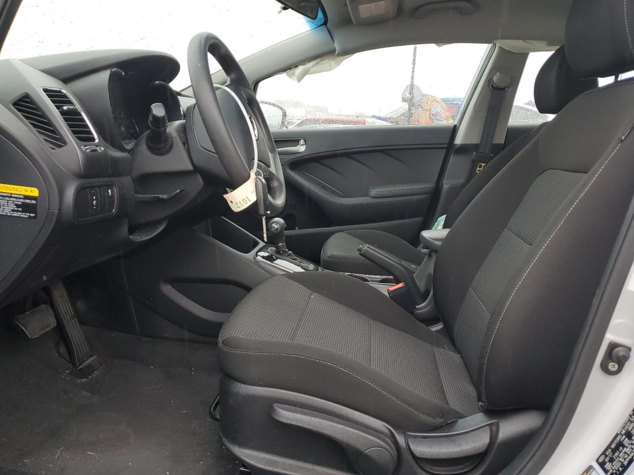 2017 Kia Forte - Image 7