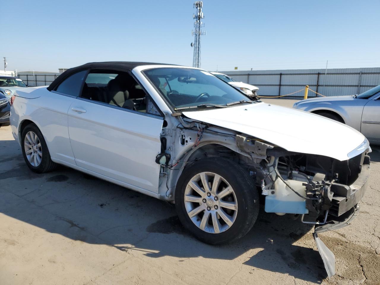 2012 Chrysler 200 - Image 4