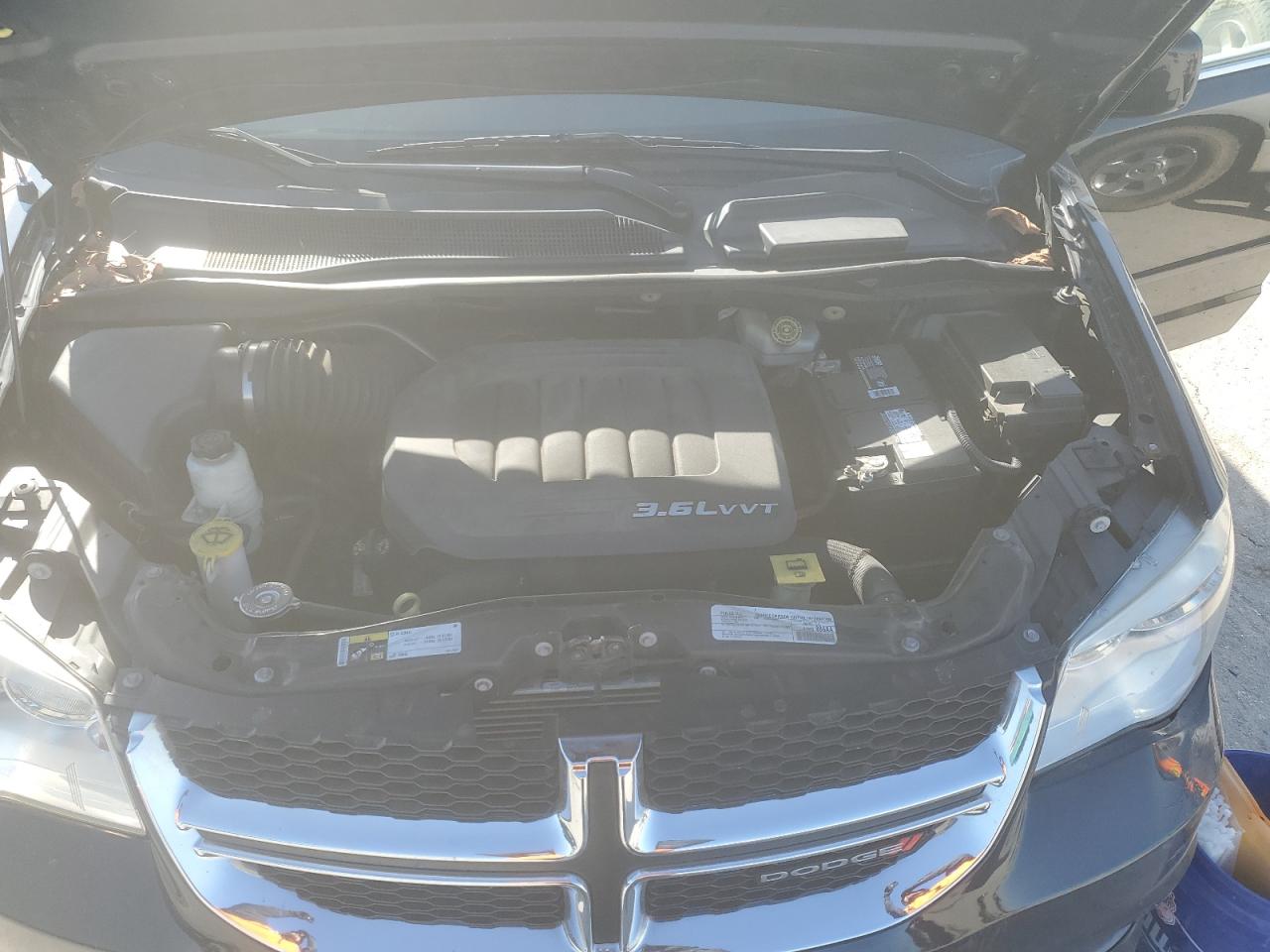 2017 Dodge Caravan - Image 12