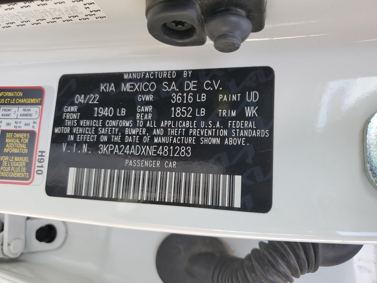 2022 Kia Rio - Image 12