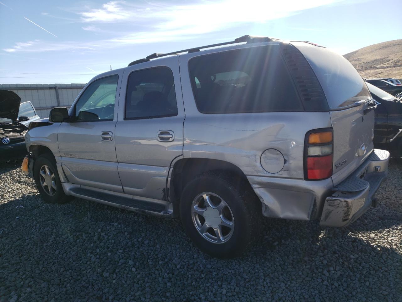 2005 GMC Yukon - Image 2
