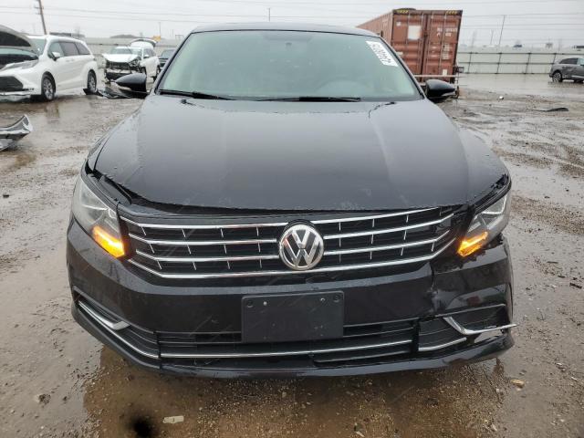  VOLKSWAGEN PASSAT 2017 Чорний