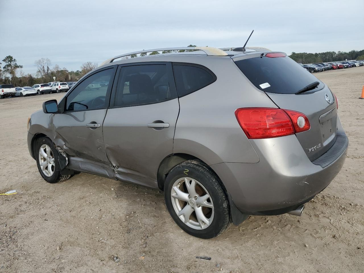 2008 Nissan Rogue - Image 2