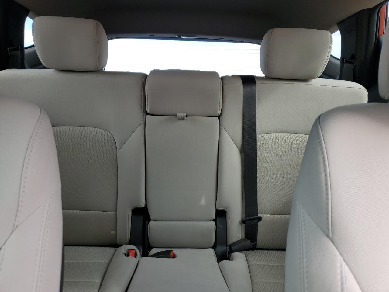 2018 Hyundai Santa Fe - Image 10
